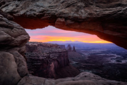 Blaue Stunde Mesa Arch Utah USA